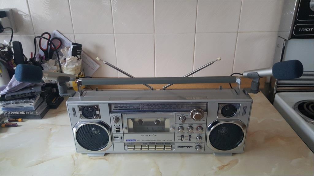 1 Sanyo M9700.jpg