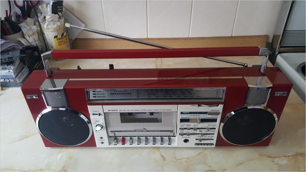 2 Sanyo M7880K.jpg