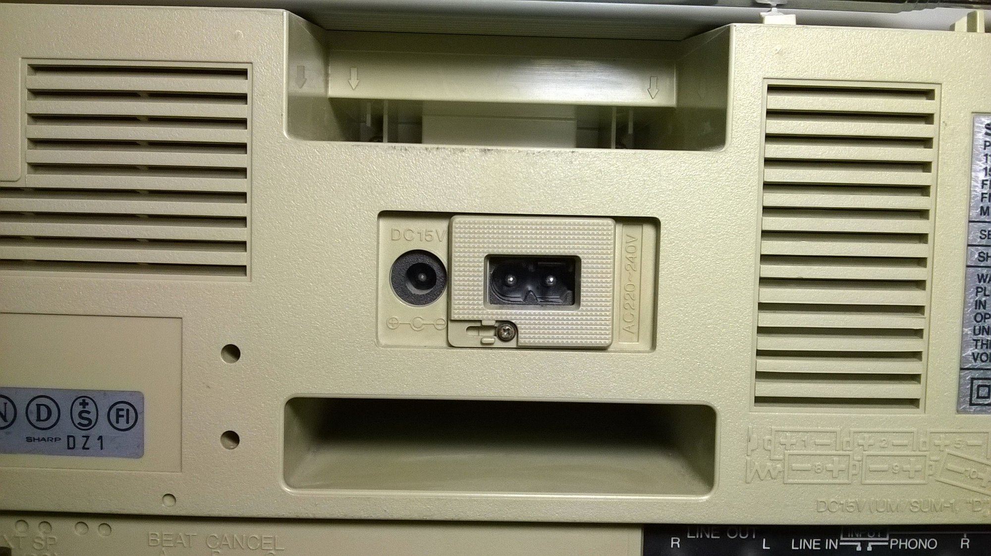FIRST FEBRUARY 10, 2017 PHOTO' OF THE SHARP GF-800H(S) VOLTAGE-SELECTOR SWITCH.JPG