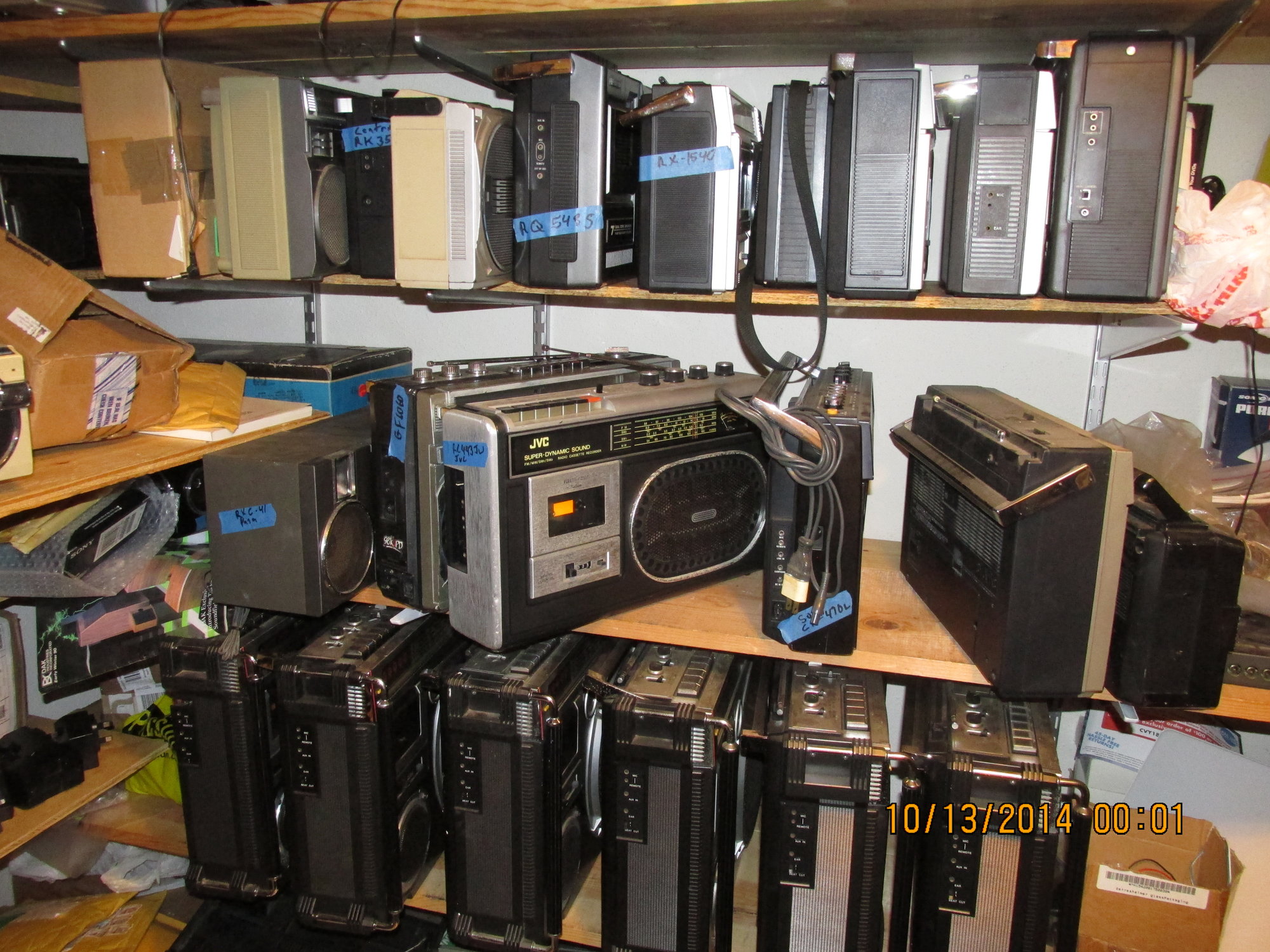 IMG_1324 Middle room Mono Boombox.JPG