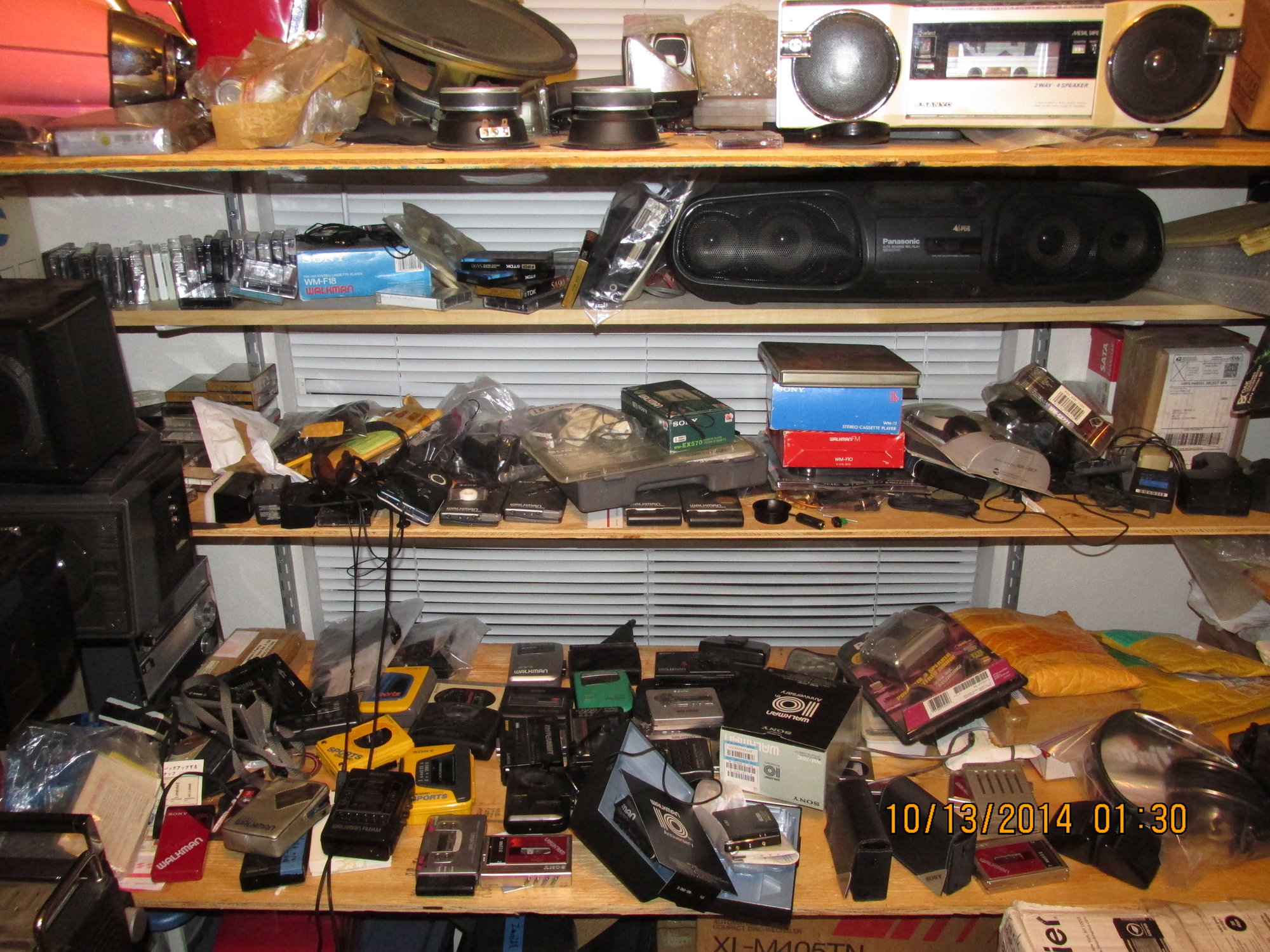IMG_1326 Middle room Sony WM Walkman.JPG