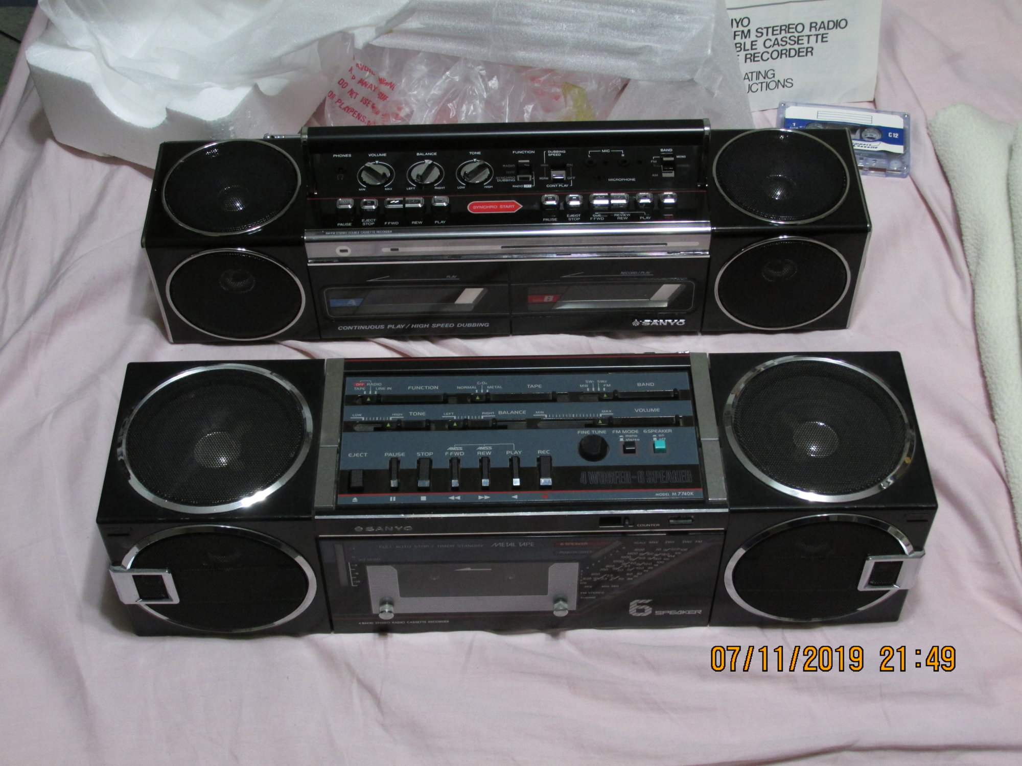 IMG_3547 Sanyo M7740k MW800 six speaker mini top.JPG