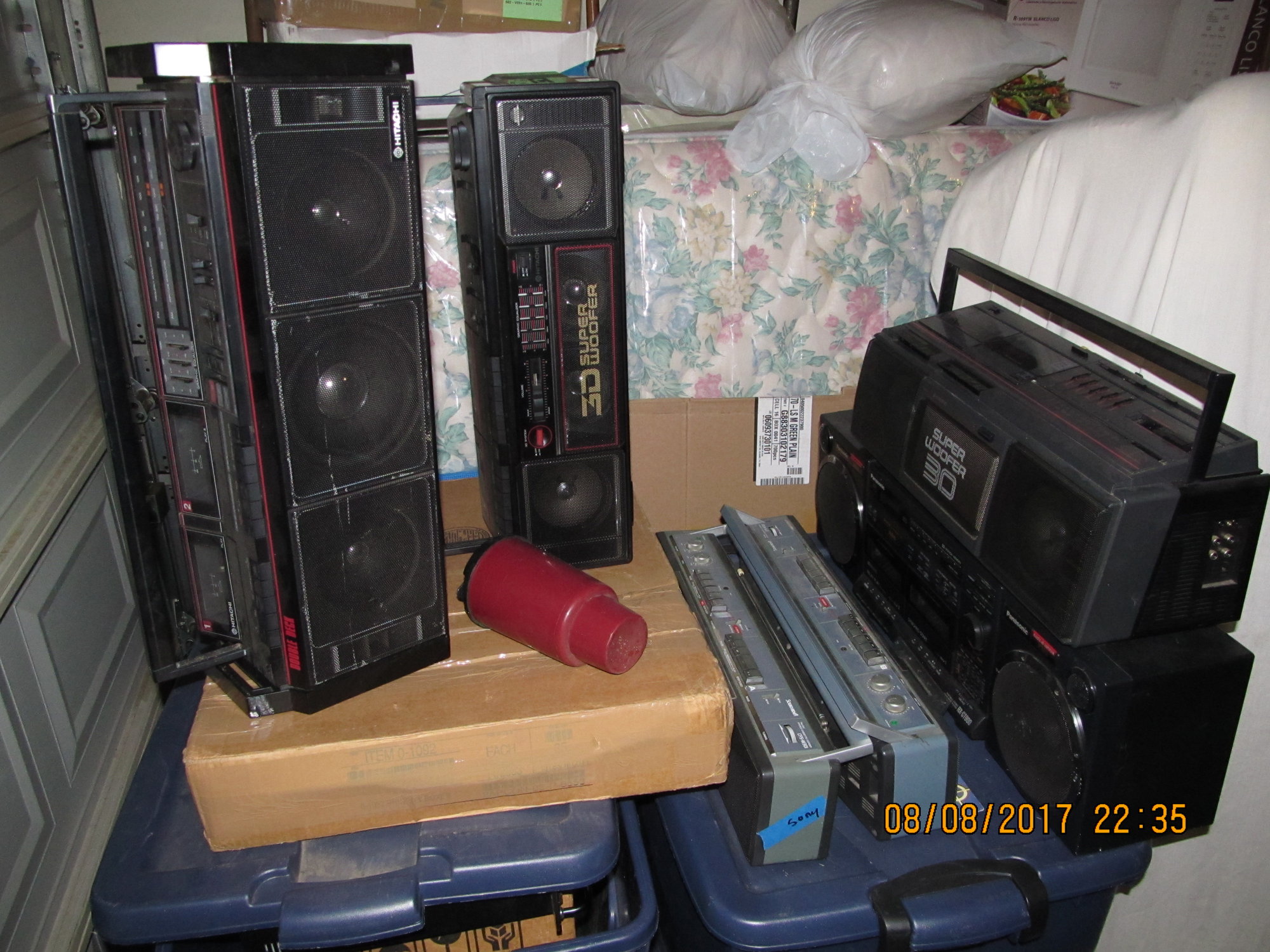 IMG_4804 Hitachi boombox late at night in garage.JPG