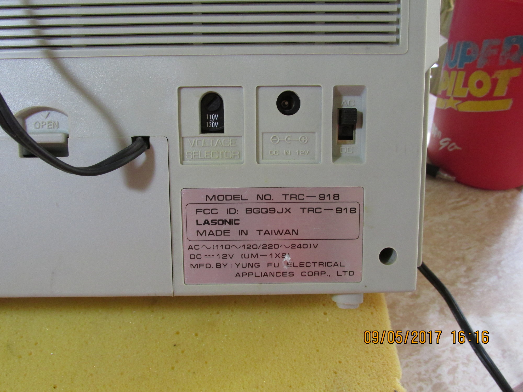 IMG_7324 Lasonic TRC-918 voltage selector lable.JPG