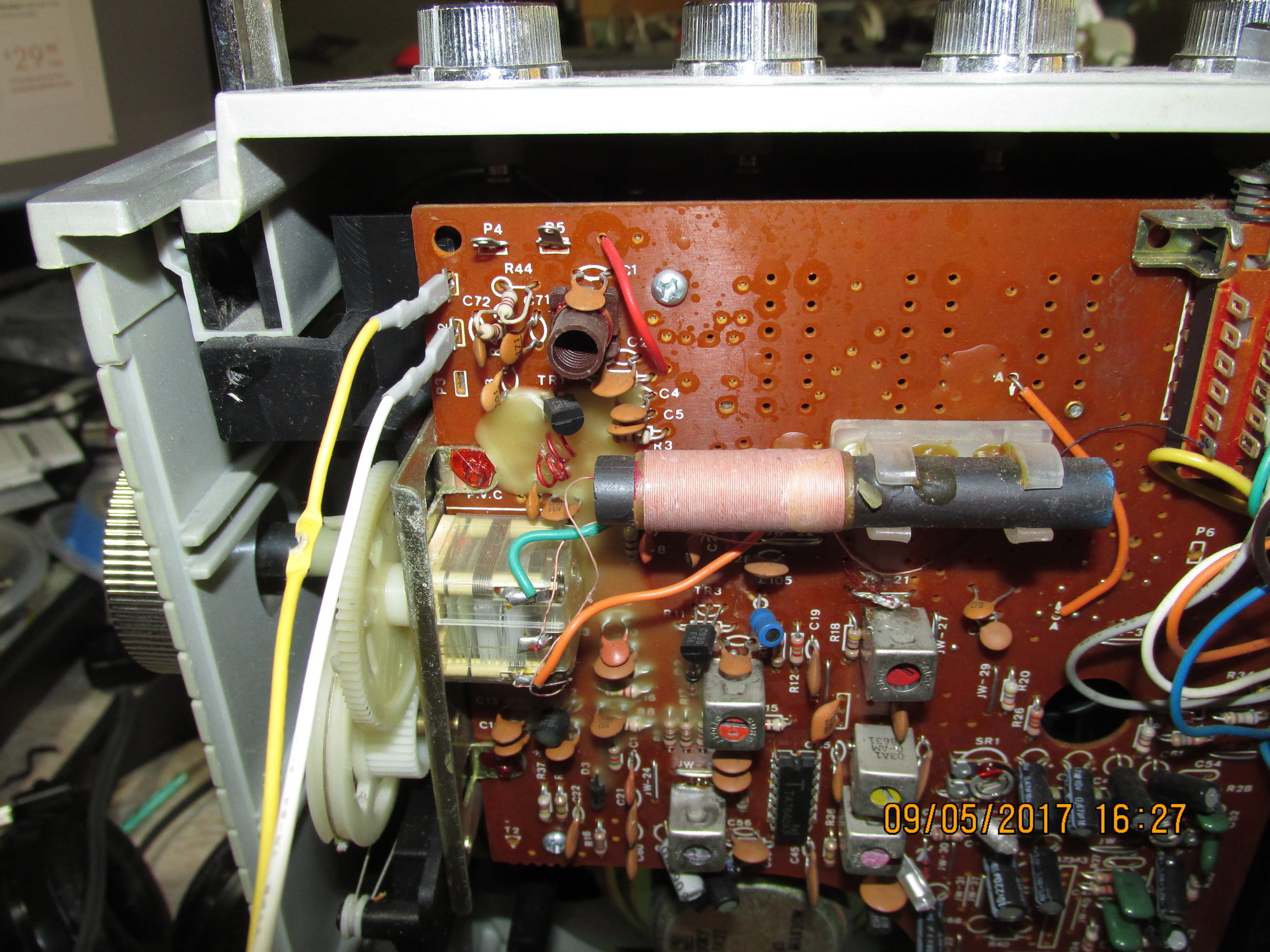 IMG_7334 Lasonic TRC-918 antenna plug here.JPG
