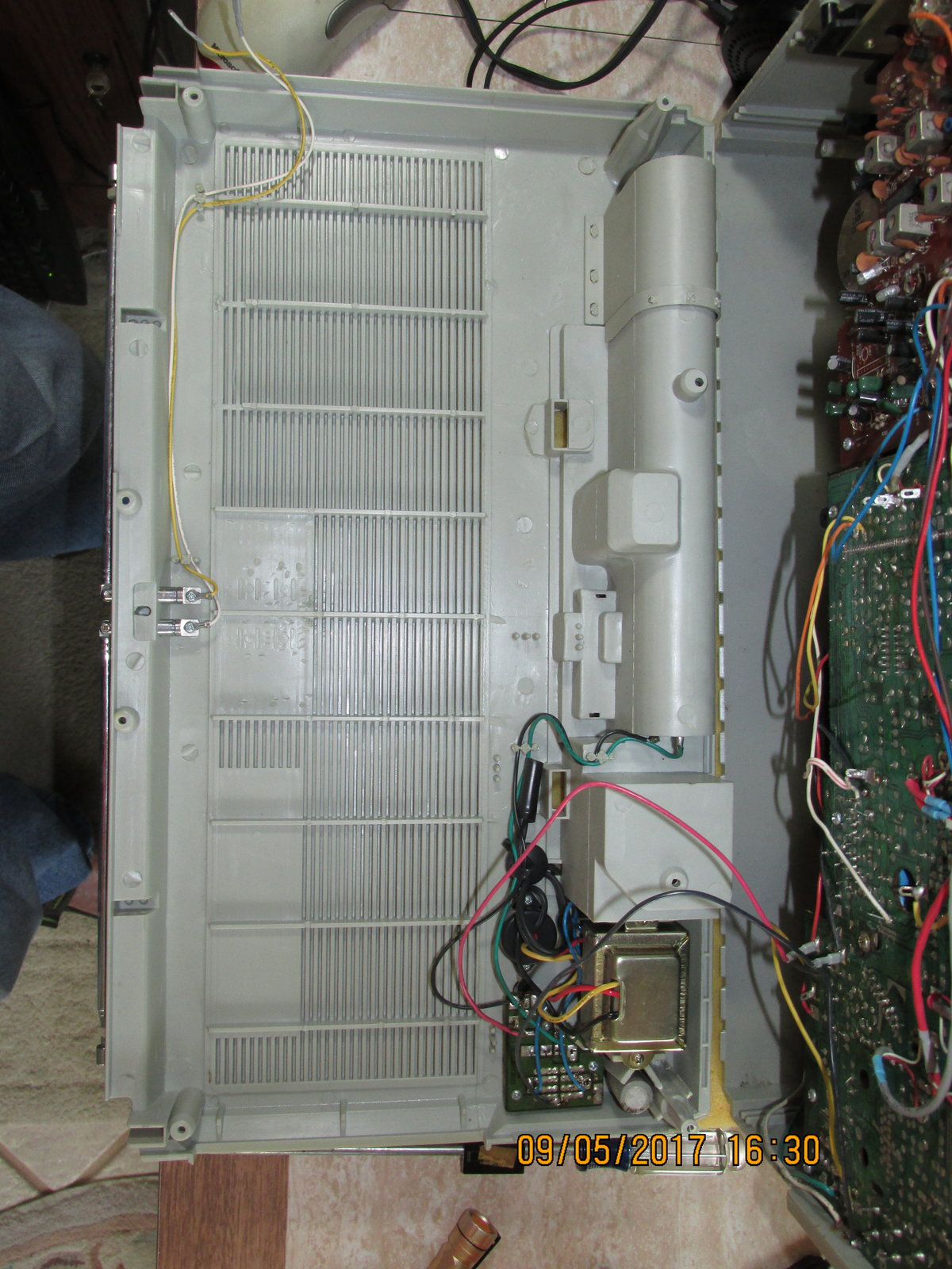 IMG_7338 Lasonic TRC-918 inside back.JPG