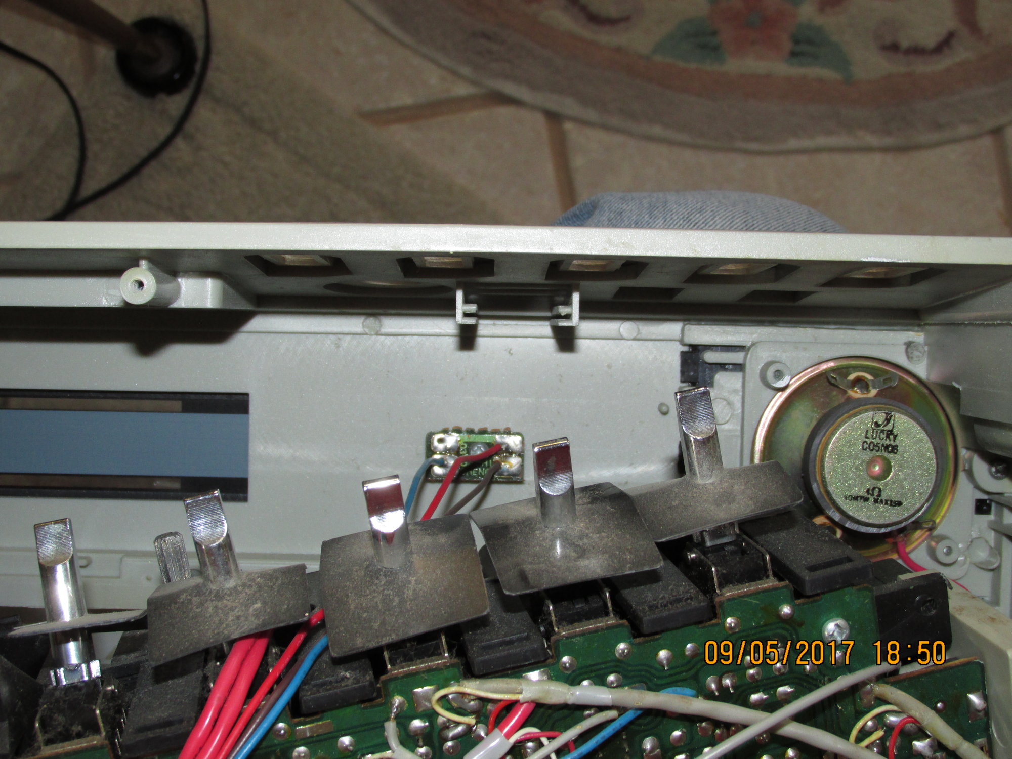 IMG_7346 Lasonic TRC-918 led tune stereo.JPG