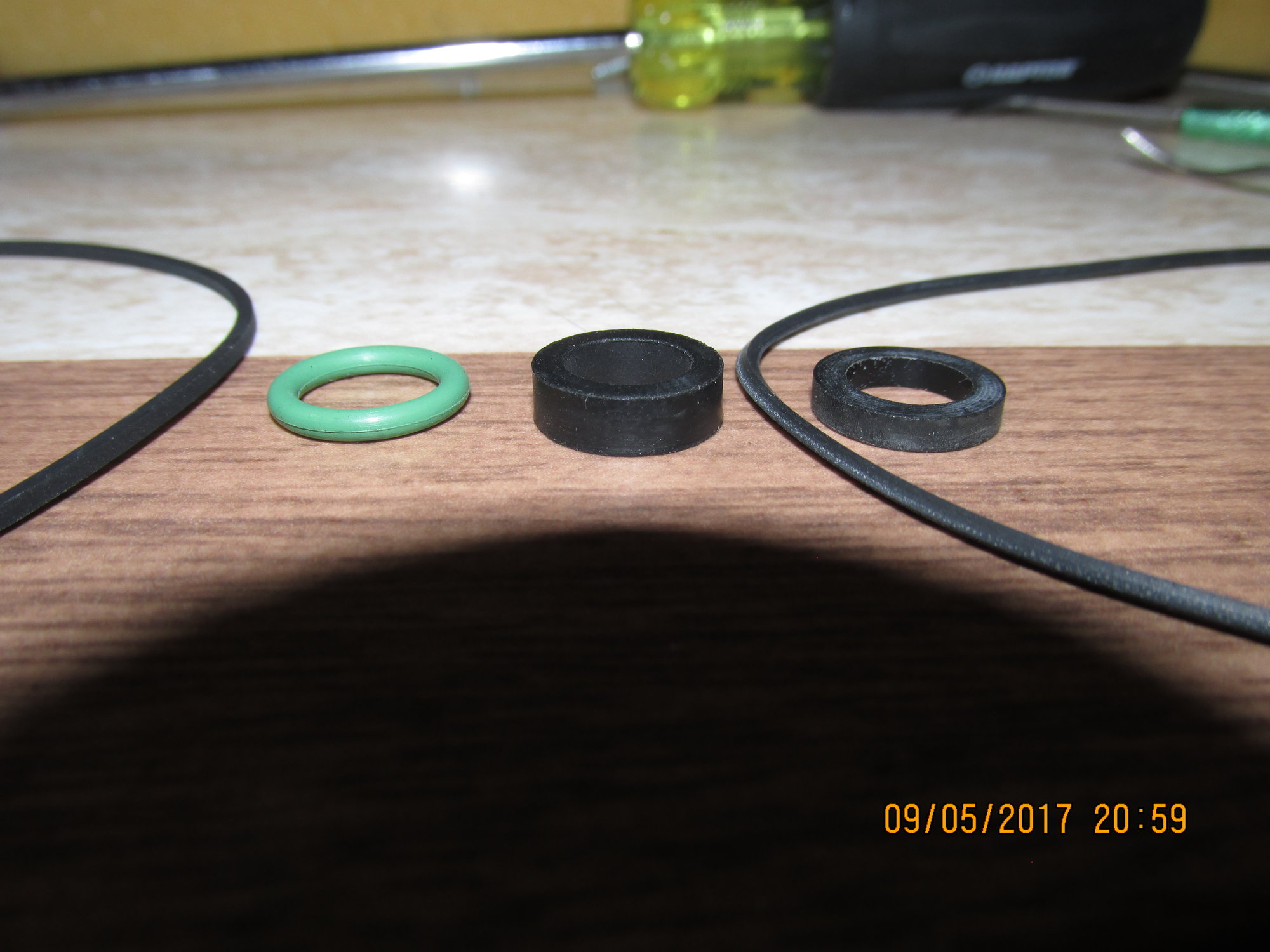 IMG_7362 Lasonic TRC-918 far right old Idler tire.JPG