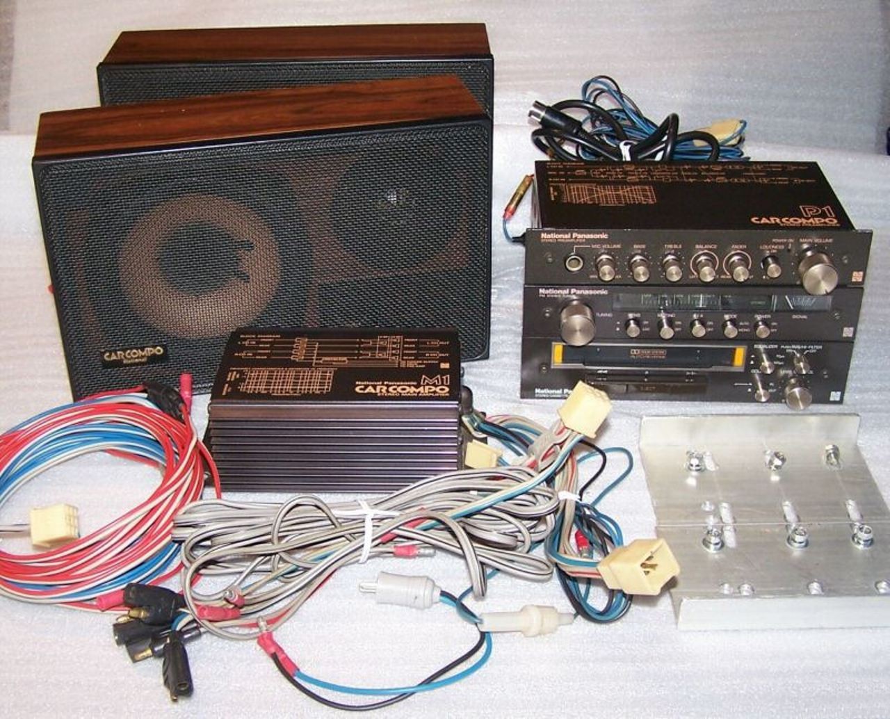 National_Panasonic_Component_Car_Stereo_1[1].jpg