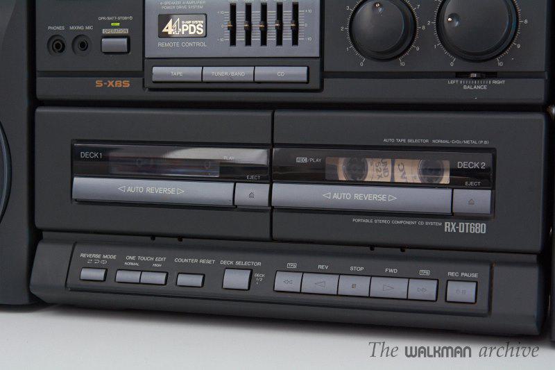 Panasonic_2520Boombox_2520RX-DT680_252006.jpg