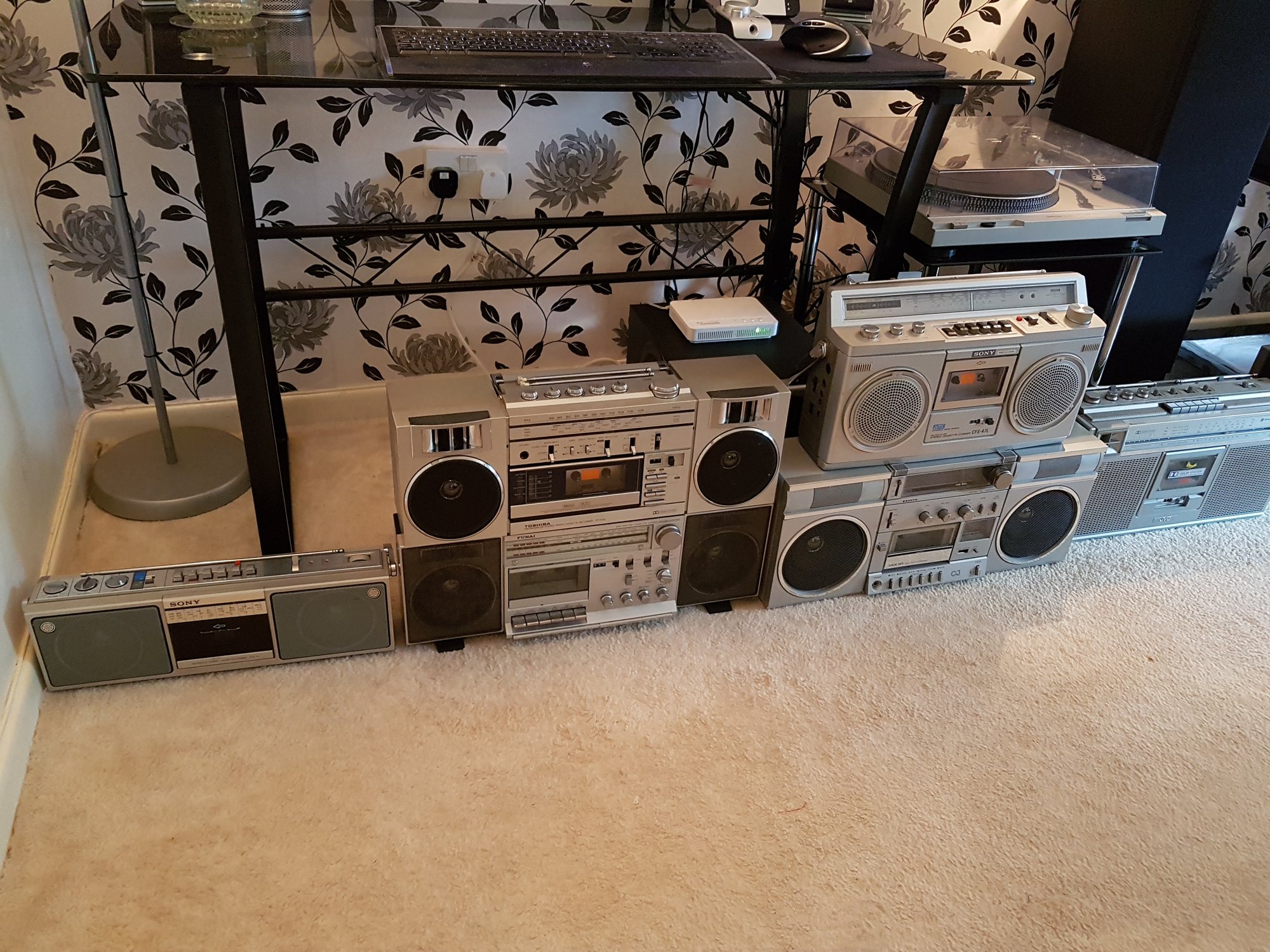 Portable Stereo Group Shots (6).jpg