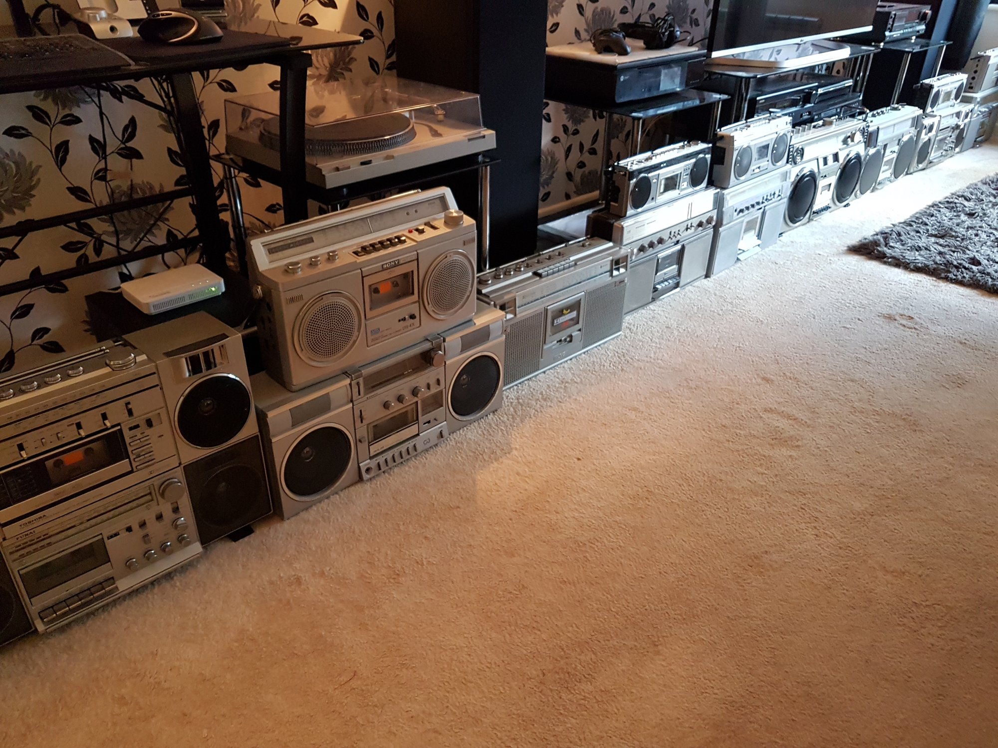 Portable Stereo Group Shots (8).jpg
