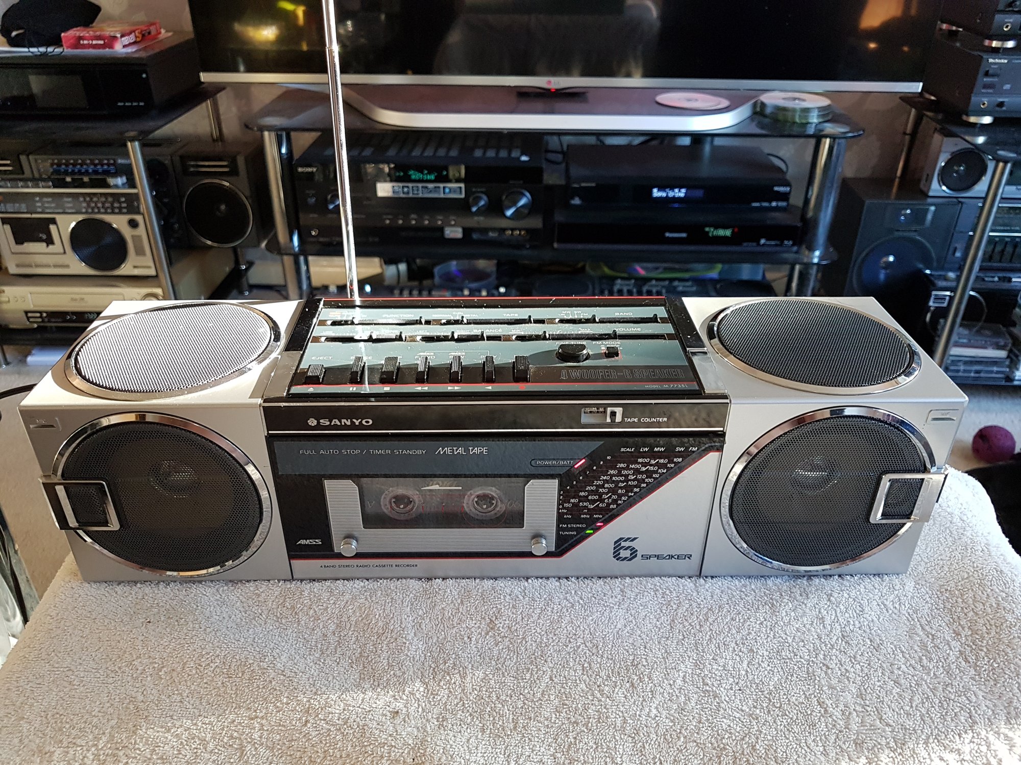 Sanyo M-7735L Stereo Radio Recorder (Silver) - September 2018 (1).jpg
