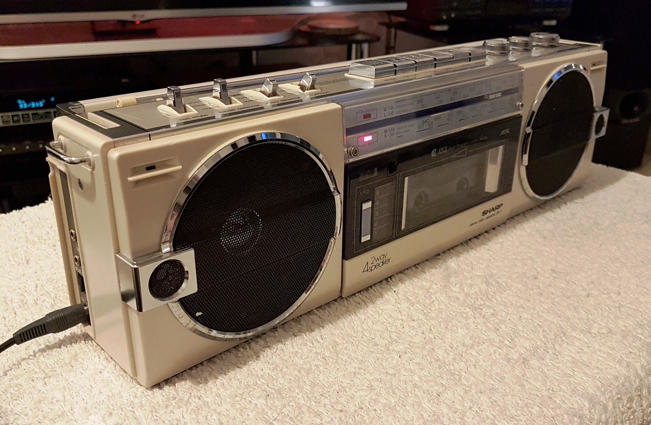 Sharp GF-7H Stereo Radio Recorder - August 2018 (19).jpg