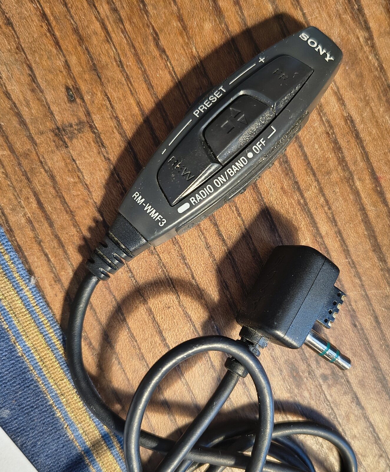 Sony RM-WMF3 headphone remote.jpg