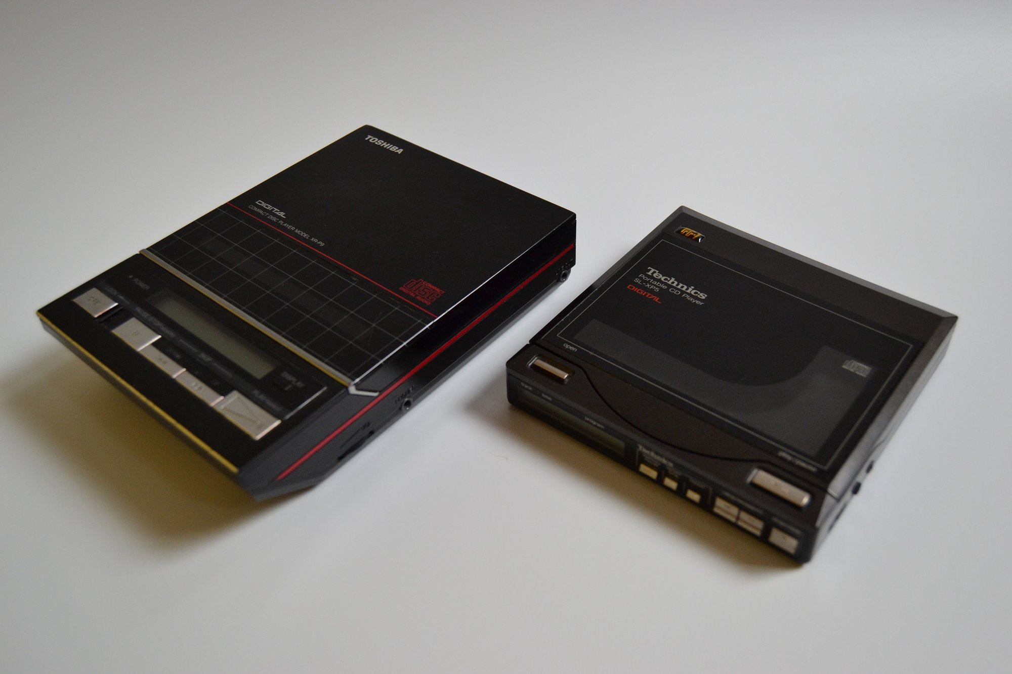TECHNICS SL-XP5 TOSHIBA XRP9 .jpg