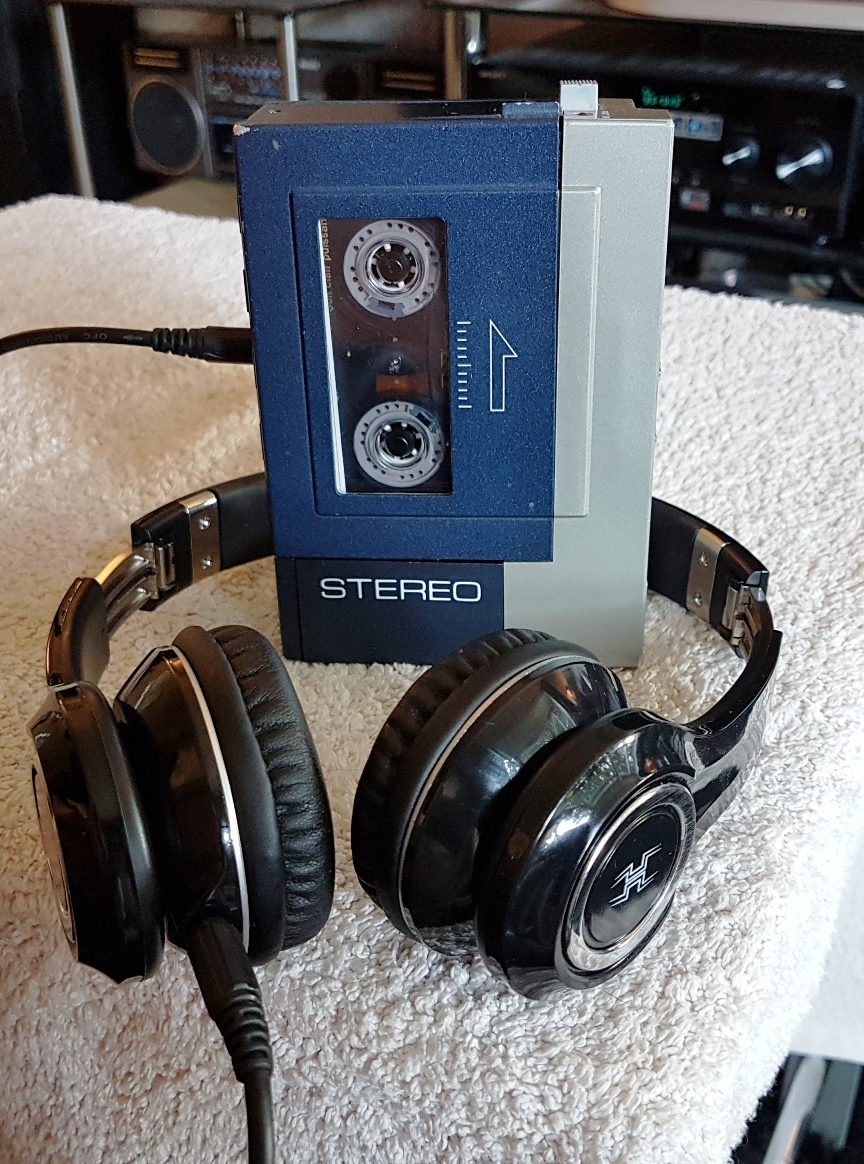 Unisef TU-1 Stereo Cassette Player - 2 September 2018 (12).jpg
