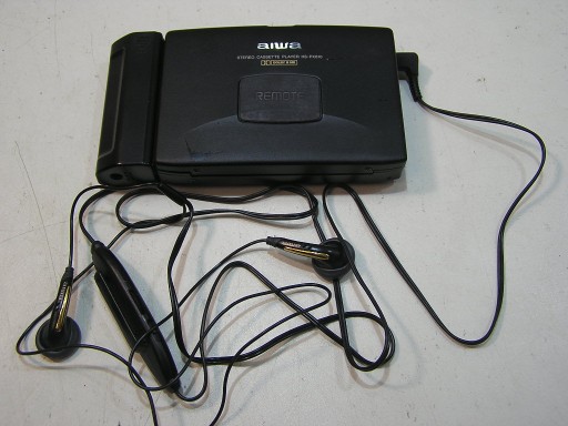 Walkman Aiwa HS-PX610 pilot RM-33.jpg