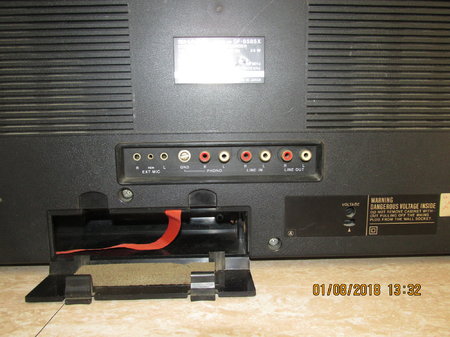 IMG_8978 Sharp GF-8585 X GF-8585X battery compartment.JPG