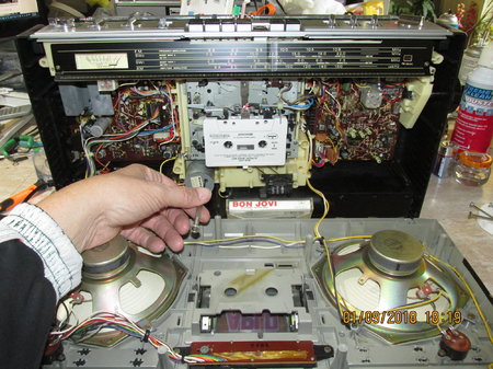 IMG_9087 Sharp GF-8585 X GF-8585X Finally adjusting pitch speed of motor.JPG
