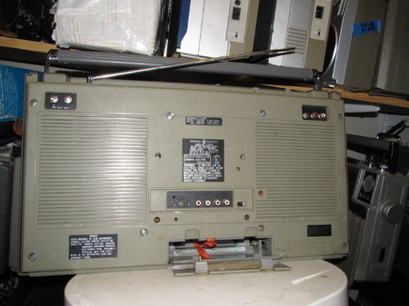 IMG_1711 General Electric GE Digital Radio Boombox Model no 3-5295A 5295 3 rear back.JPG