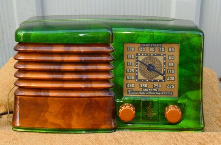 Catalin Radio.jpg