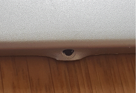 EX922_Front_Cover_Damage.GIF