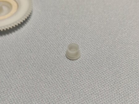 broken retainer.jpg