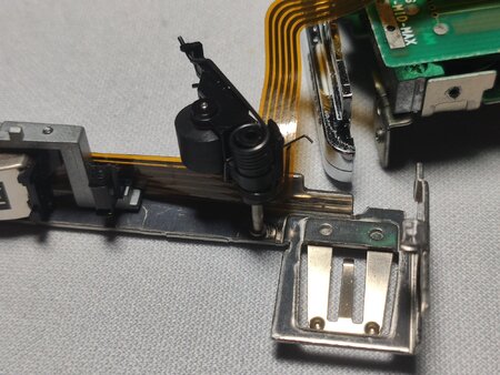 8 - pinch roller assy installation 2.jpg