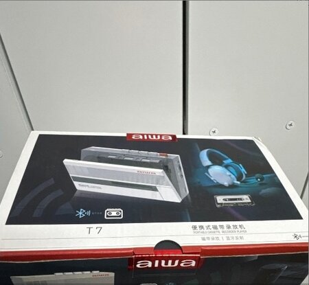 Aiwa T7 BT Walkman 1s.jpg