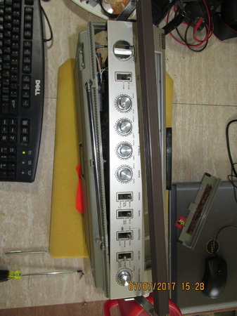 IMG_6739 Pioneer SK-31 9VDC crack at top open.JPG