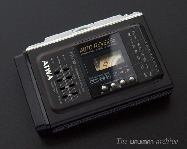 AIWA Walkman HS-J700 01